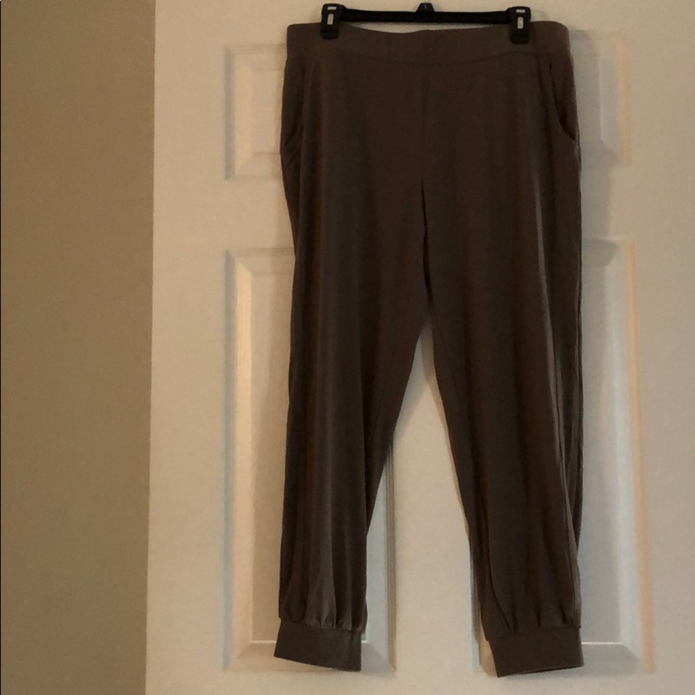 Lisa Rinna Collection jogger pants Medium Petite